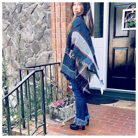 48 Boho Fabulous Plaid Hooded Fringed Poncho - Picture 6 of 8